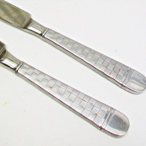 2 ONEIDA Stainless Dinner Knives Checkers Basket Satin Weave Pattern Shiny Ends